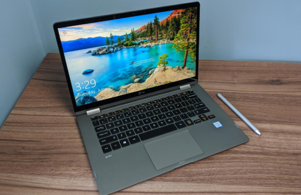 无极4平台 LG GRAM 2-IN-1评测:一款可折叠笔